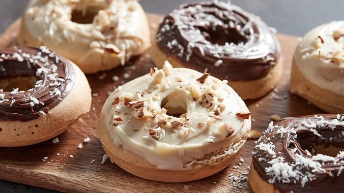 Healthy Baked Donuts Met Protein Spread