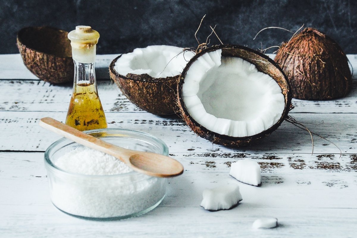 Olijfolie of kokosolie: welke vetbron is gezonder?