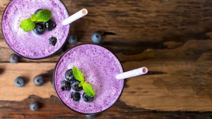 The Perfect Blueberry & Pineapple Vegan Smoothie Recipe