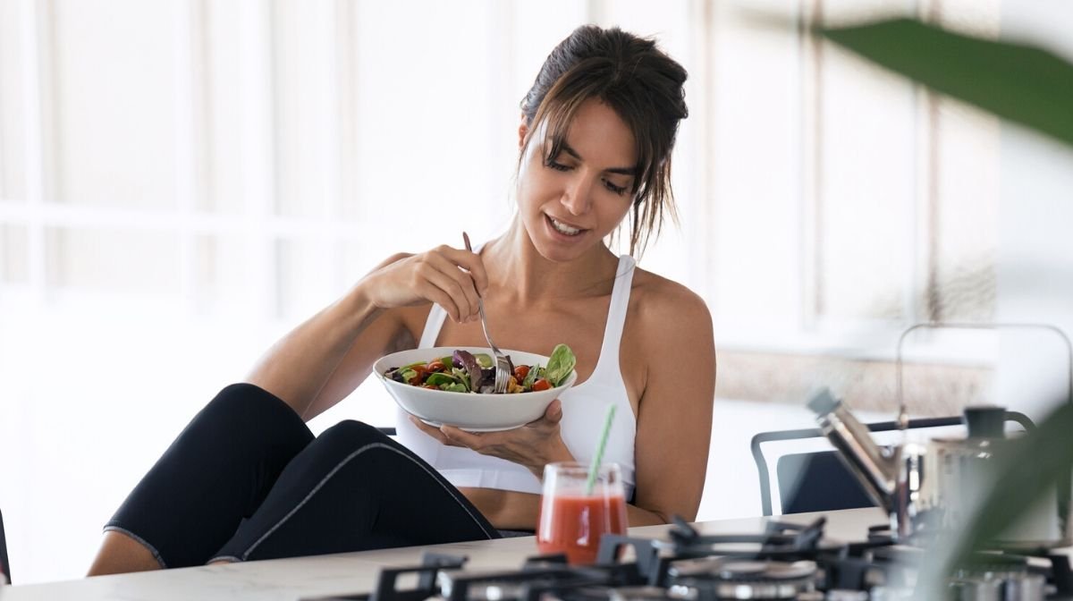 woman eating healthily