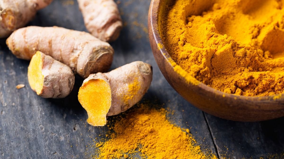 turmeric root and turmeric spice