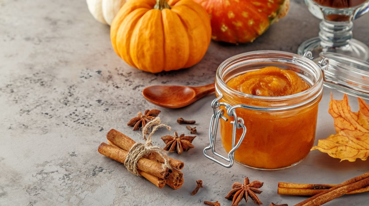 pumpkin puree, cinnamon and spices