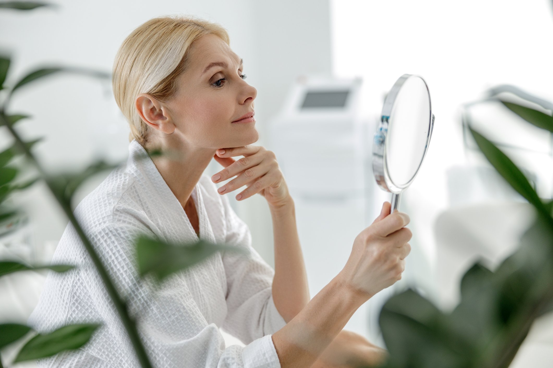 How to Achieve Firm and Radiant-Looking Skin After Menopause