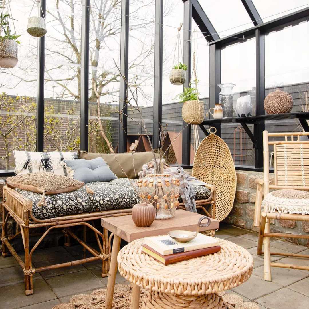 How to create an outdoor living space 