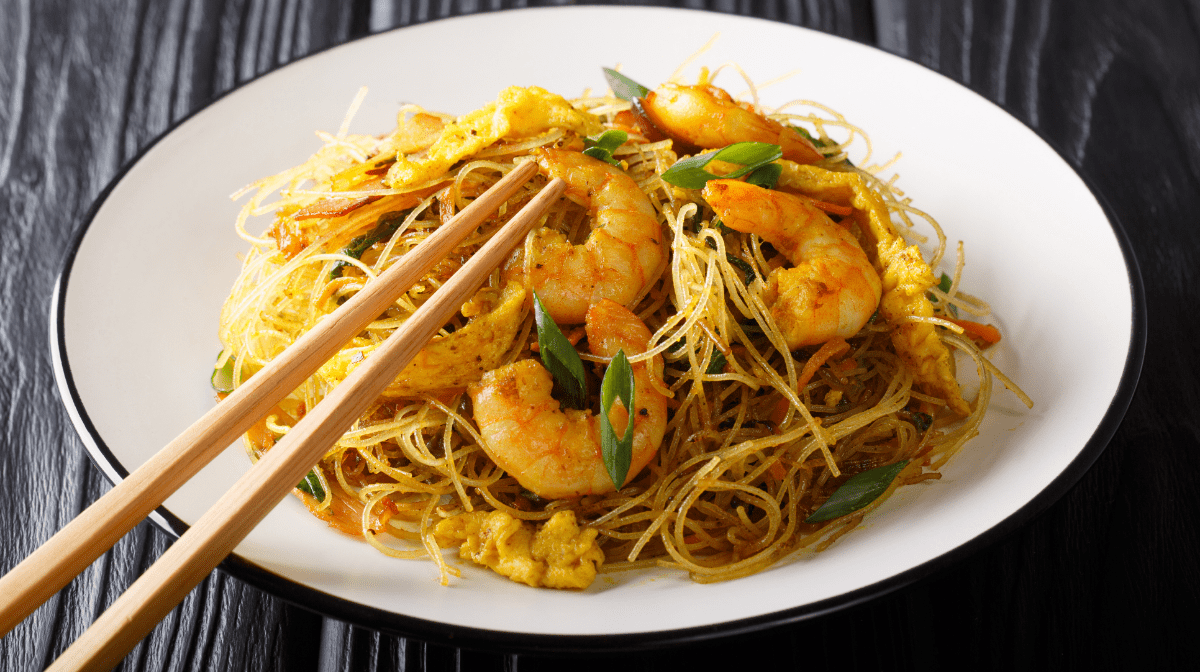 A low-calorie Singapore noodle dish, a perfect option for lunch when you're on one of our diet plans