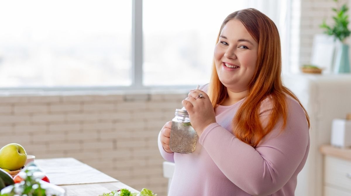 woman drinking a weight loss shake