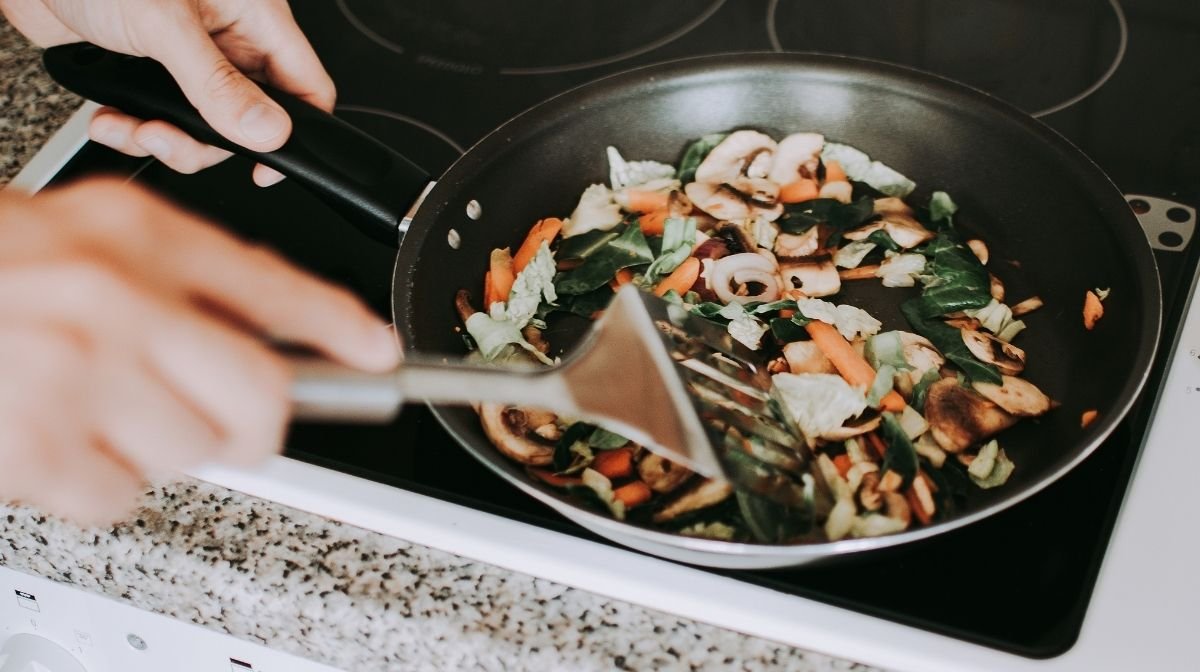 stir frying vegetables