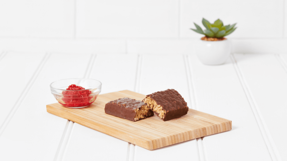 chocolate and berry weight loss bar