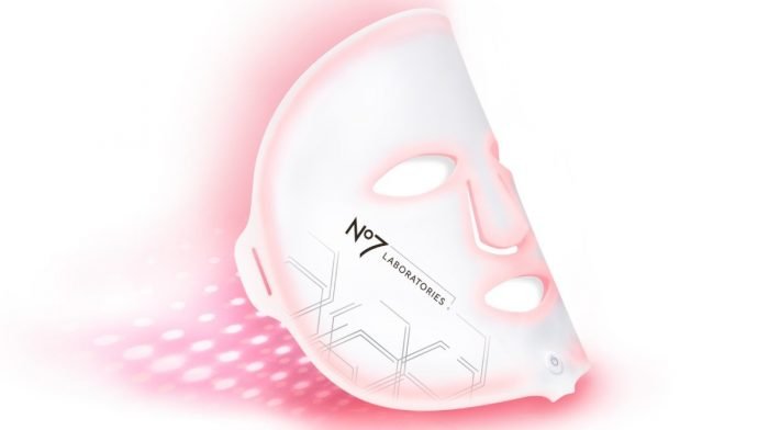 The Benefit of Red Light Therapy LED Masks for Your Skin