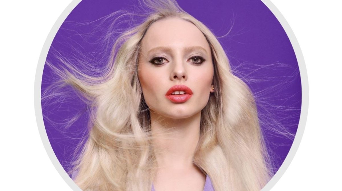 how to tone down brassy hair at home
