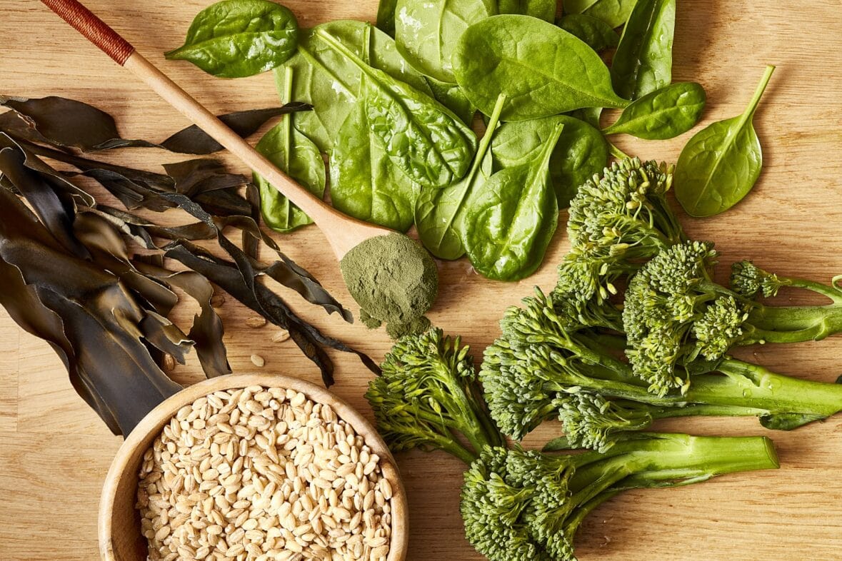 What Are Superfoods? 10 Best Superfoods To Try