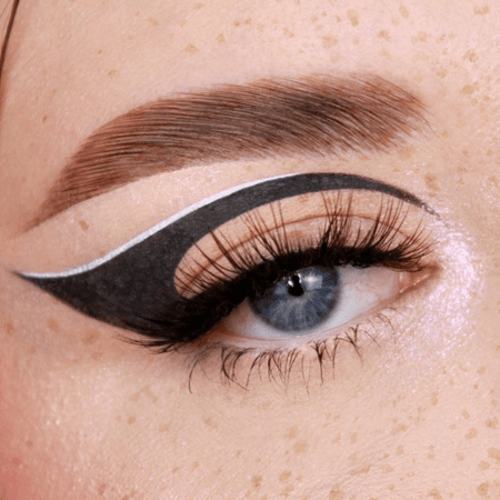 black and white graphic eyeliner look