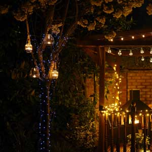 Lighting pergolas, arches & gazebos