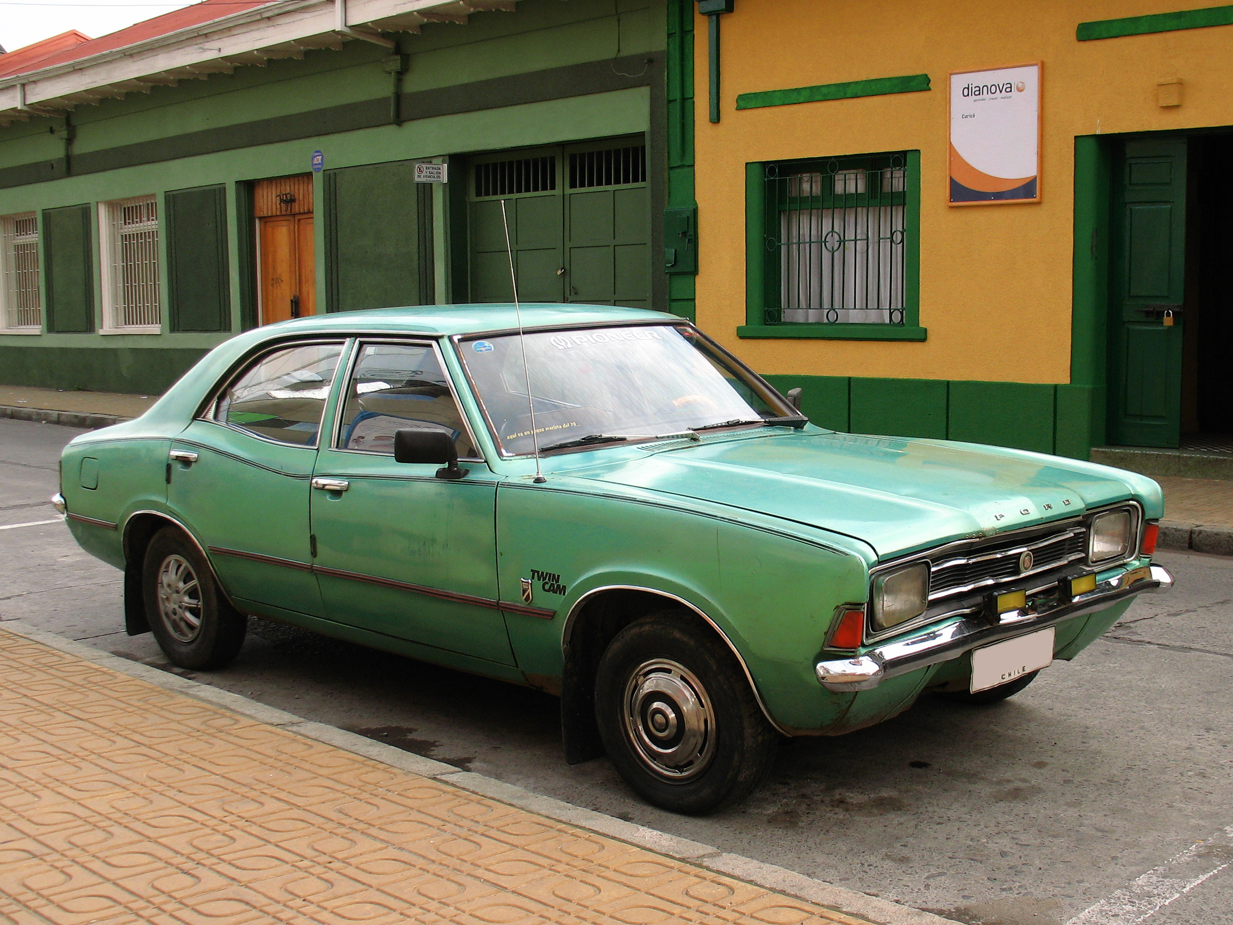 Ford_Cortina_1600_XLE_1976_(14603465848)