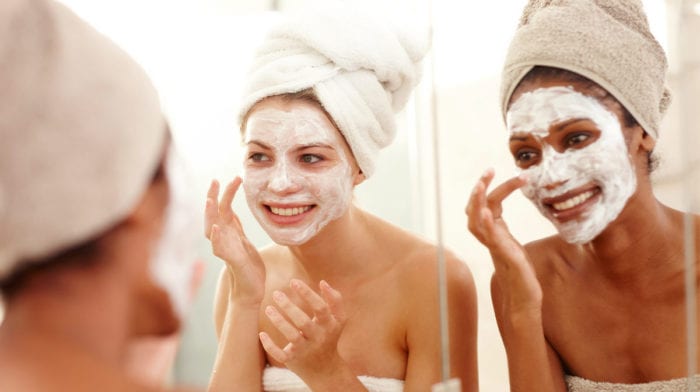 Top 5 des masques visage maison pour peaux ternes