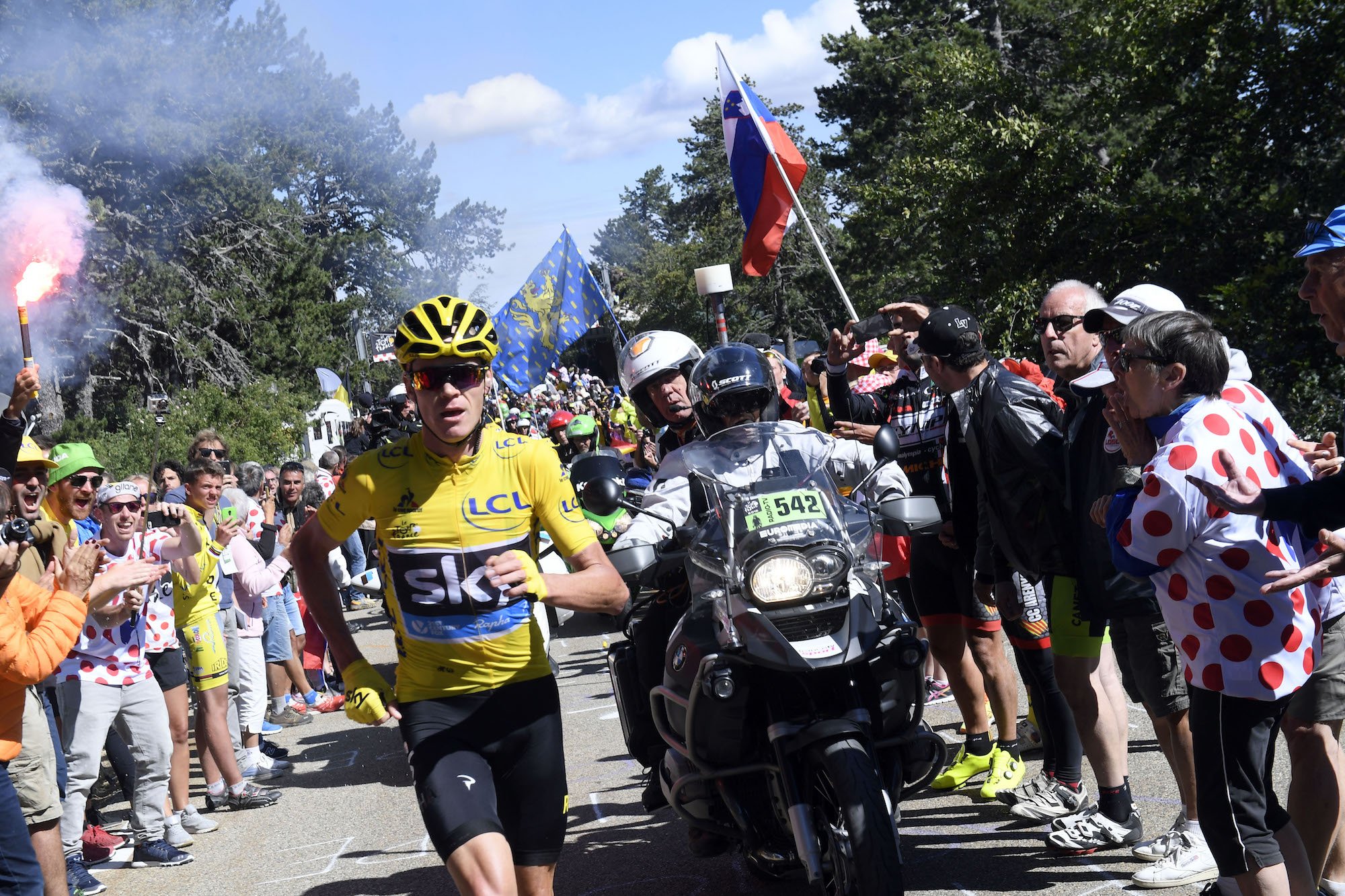 chris froome running mont ventoux