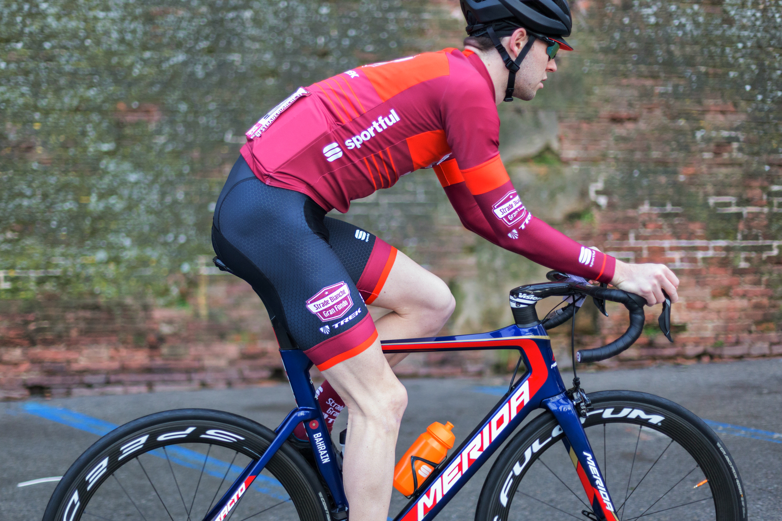 a side view of the bodyfit pro classics jersey