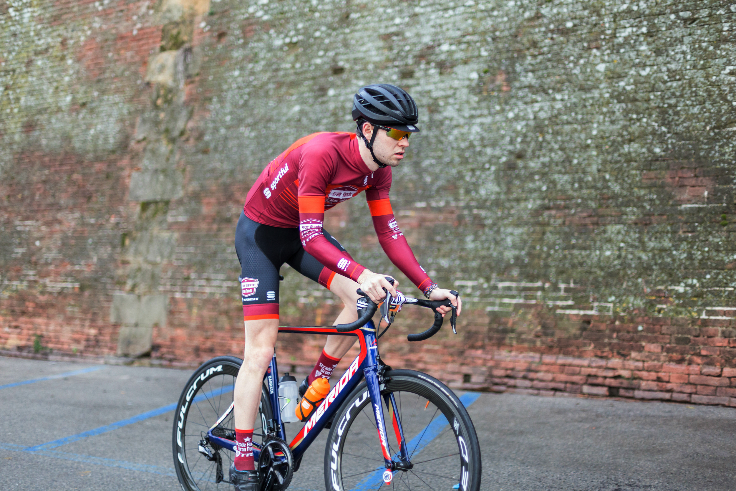 A cyclist riding in the bodyfit pro classics jersey from sportful.