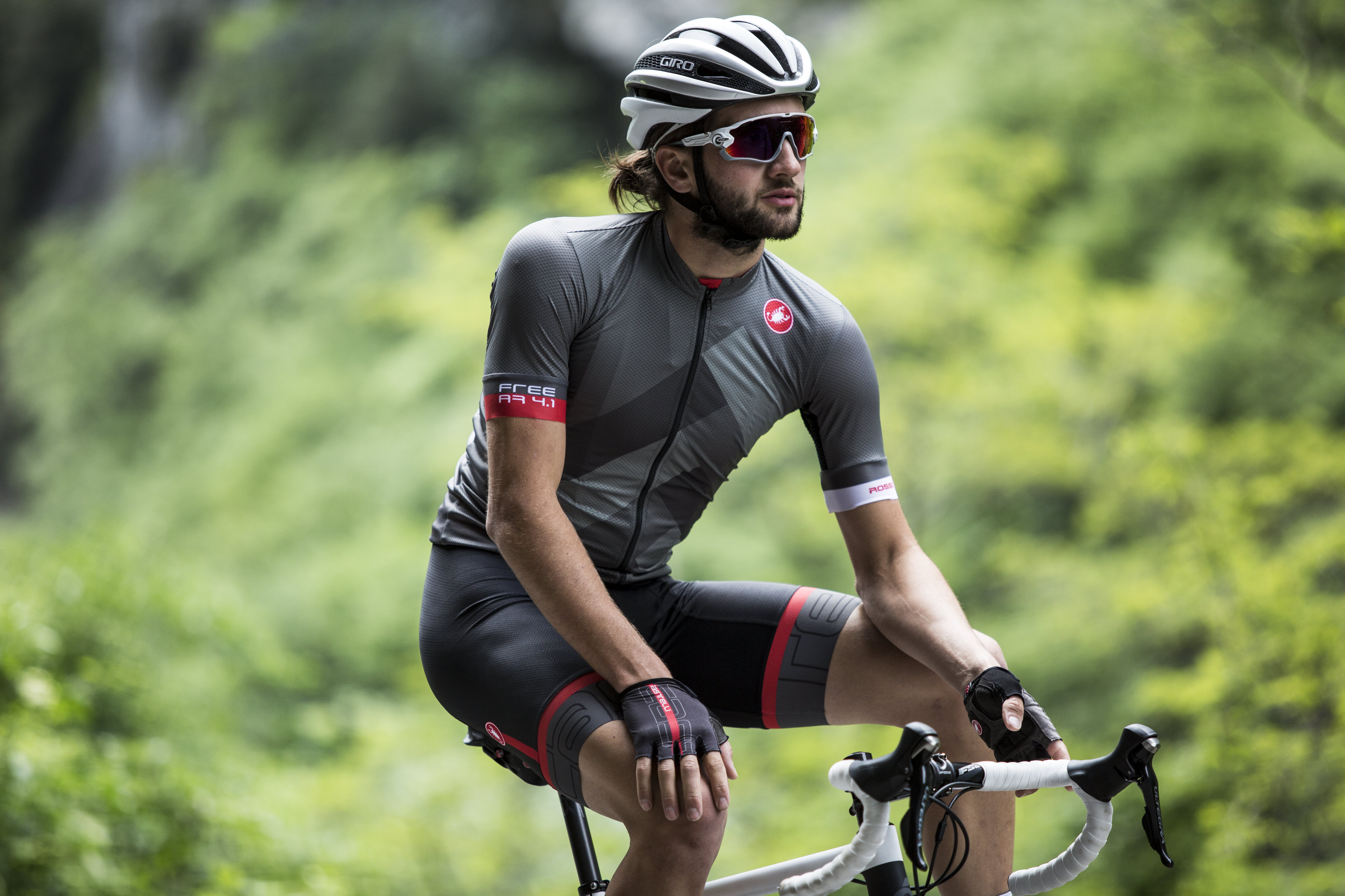 a rider in the Free AR 4.1 jersey from castelli spring summer 2018