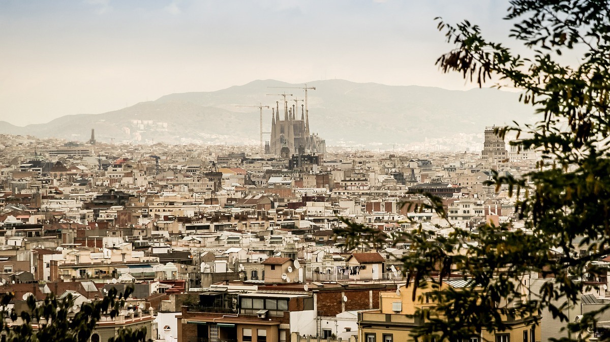 barcelona daytime cityscape