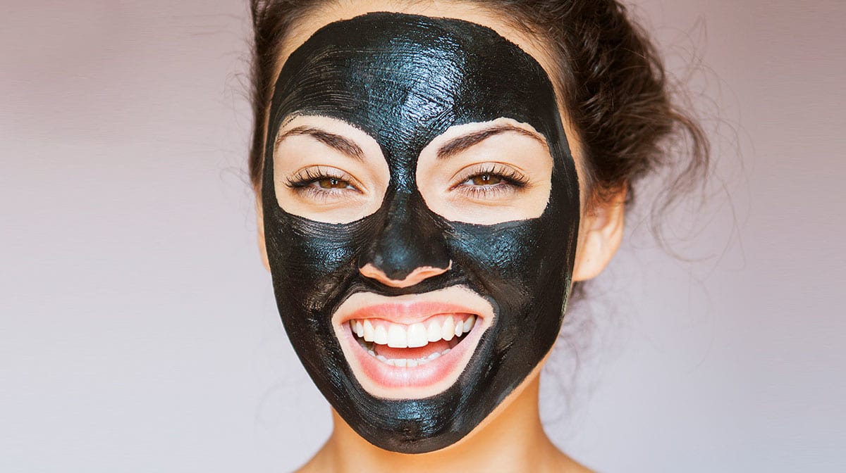 Derfor bør du prøve en Charcoal Face Mask