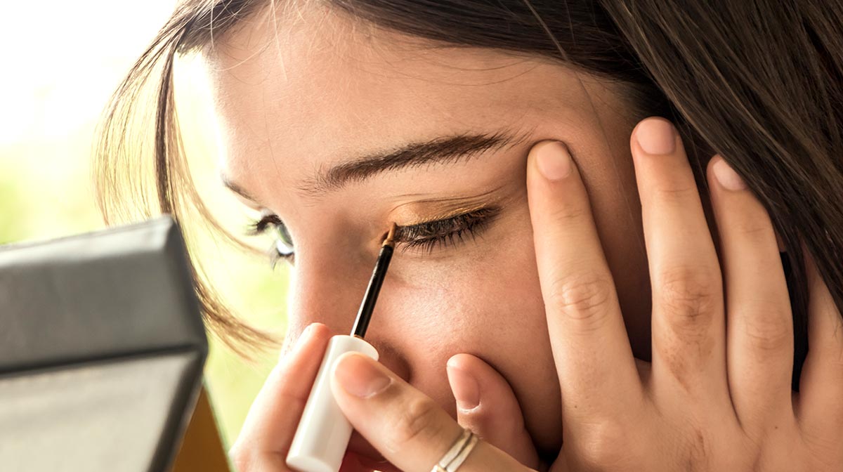 eyeliner auftragen