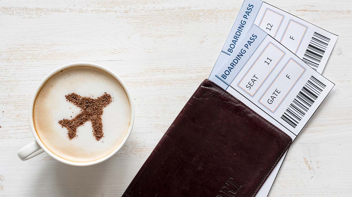 reisen flugtickets kaffee