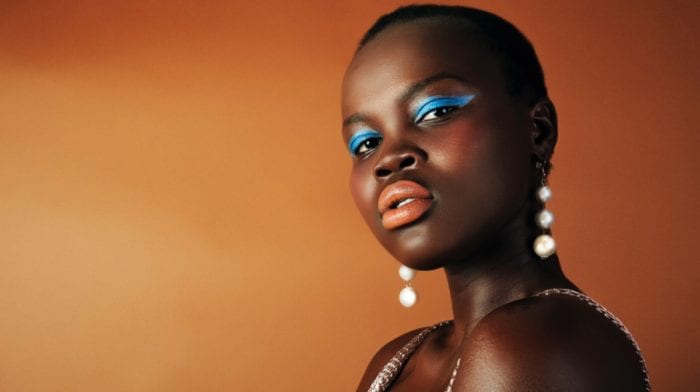 Bunte, knallige Farben - Makeup als Fashionstatement. Keine Angst, wir haben die richtigen Produkte für dich!