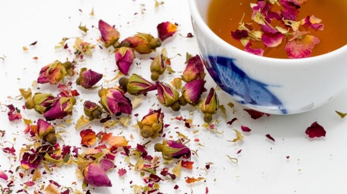 Die besten Rosenöl Produkte für den Herbst