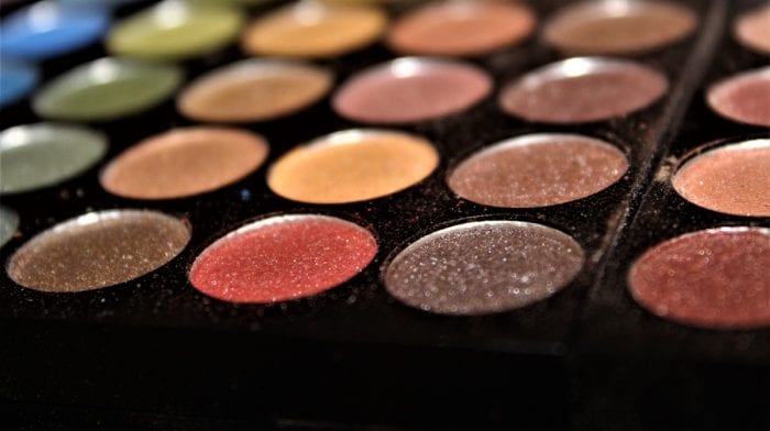 Welche Lidschatten-Paletten sind perfekt für den Herbst?