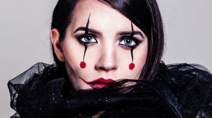 Make-up Tricks for Halloween