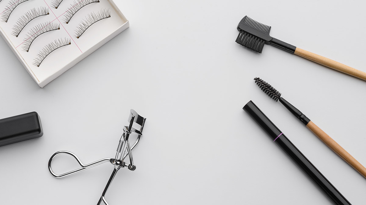 The Best Products to Enhance Eyelash Growth