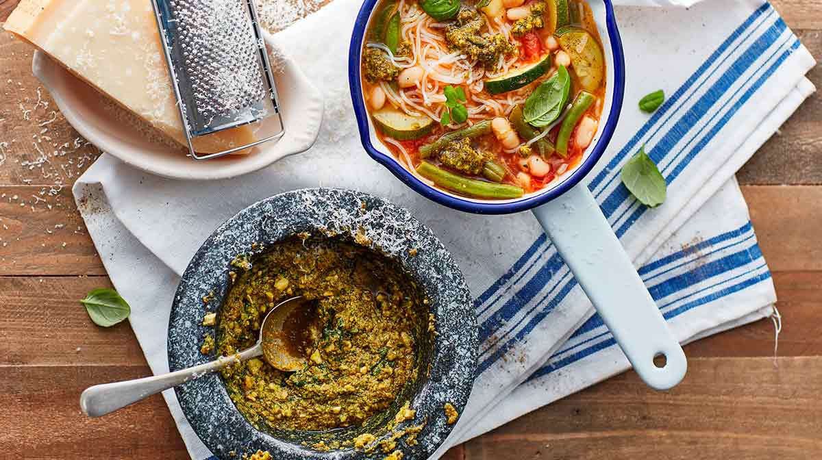 Exante healthy lunch recipes Spring Soup with Pesto