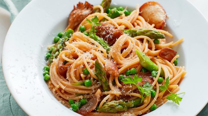 Spring eBook Recipe | Spaghetti with fresh peas and asparagus