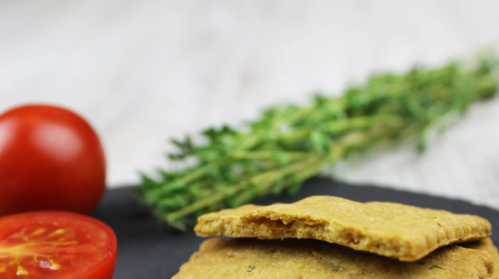 Crackers proteici sarati cu chimen