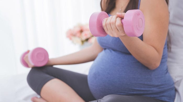 I lykkelige omstændigheder | Er det sundt at træne under sin graviditet?