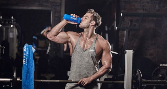 Should Bodybuilders Dehydrate Stepping On Stage? - MYPROTEIN™