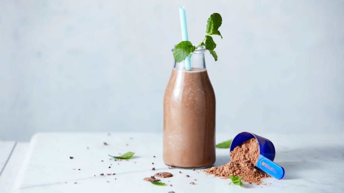 Blender Bomb Smoothie Recipe Highlight: Chocolate Cravings