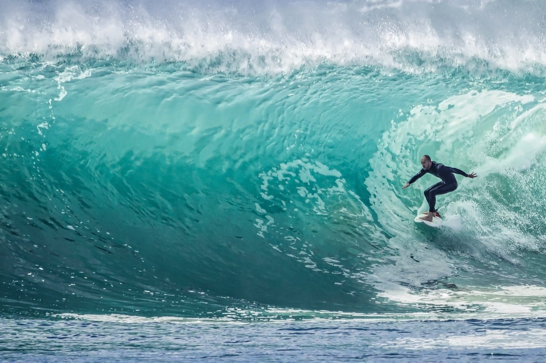 Où faire du surf ? Les meilleurs spots de surf en France et en Europe