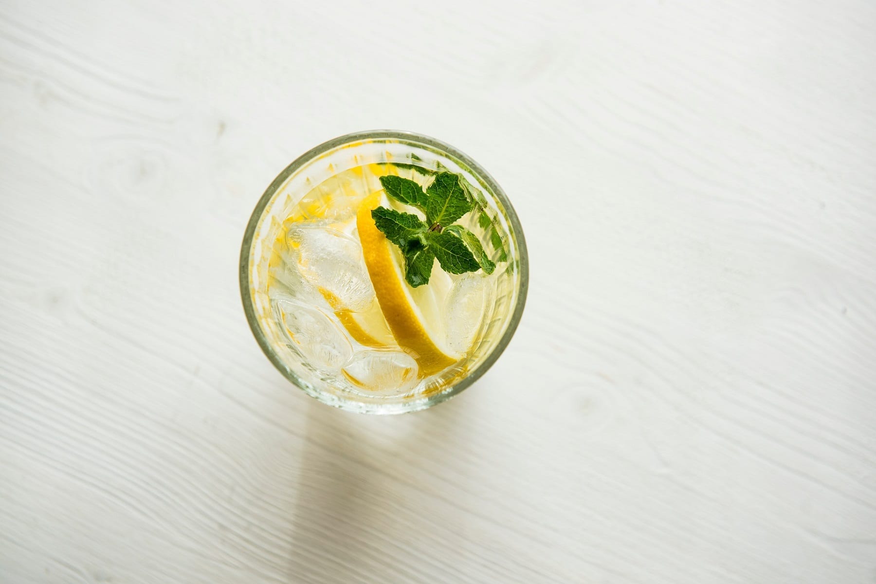 L’eau citronnée : pourquoi en boire tous les jours ?