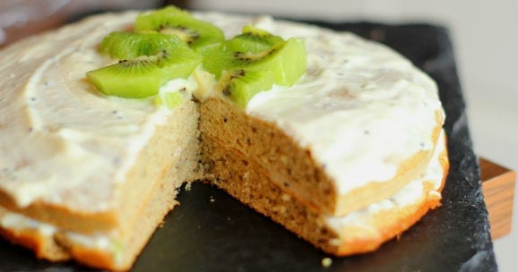 Bananen und Kiwi Proteinkuchen