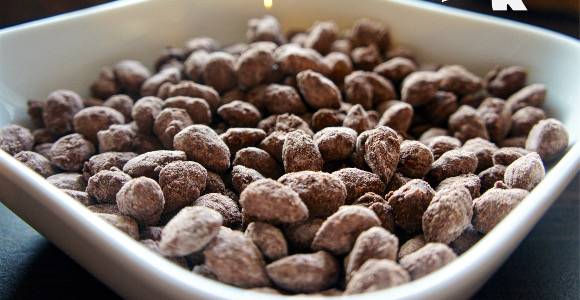 Schokoladen Protein Mandeln | Gesundes Snack Rezept
