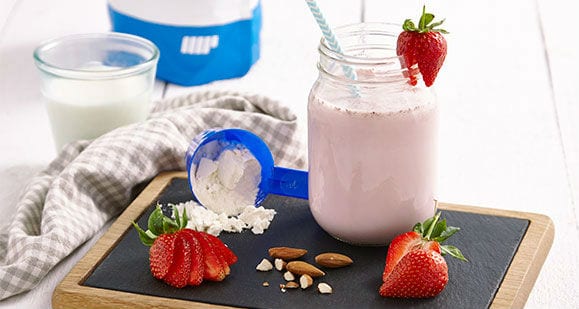 Cremiges Erdbeer – Eis Smoothie Rezept | High Protein