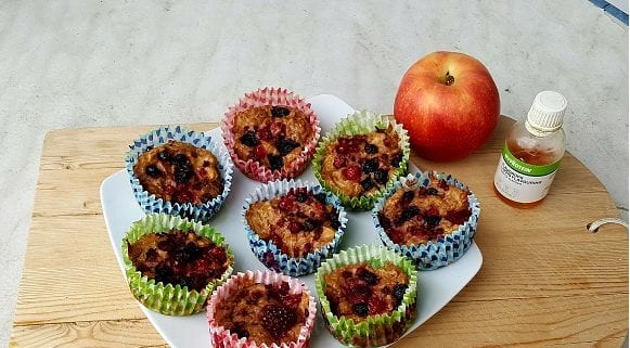 Gesundes Muffin Rezept | Apfel Dinkel Muffins mit Beeren und Zimt