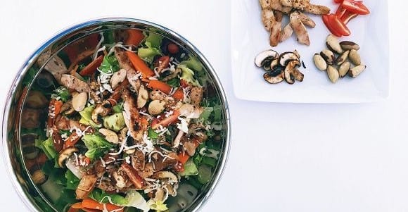 Kalorienarme Rezepte | Paranuss Salat mit Parmesan