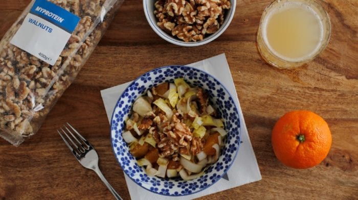 Chicoree-Orangen Salat mit Walnüssen