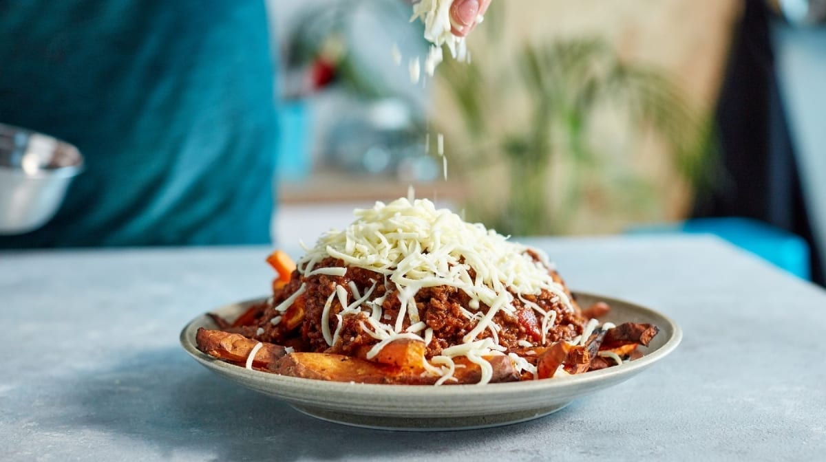 Süßkartoffel Chilli Cheese Pommes