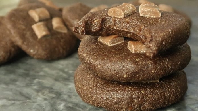 Gesunde Brownie Kekse ohne Backen | High Protein Cookies