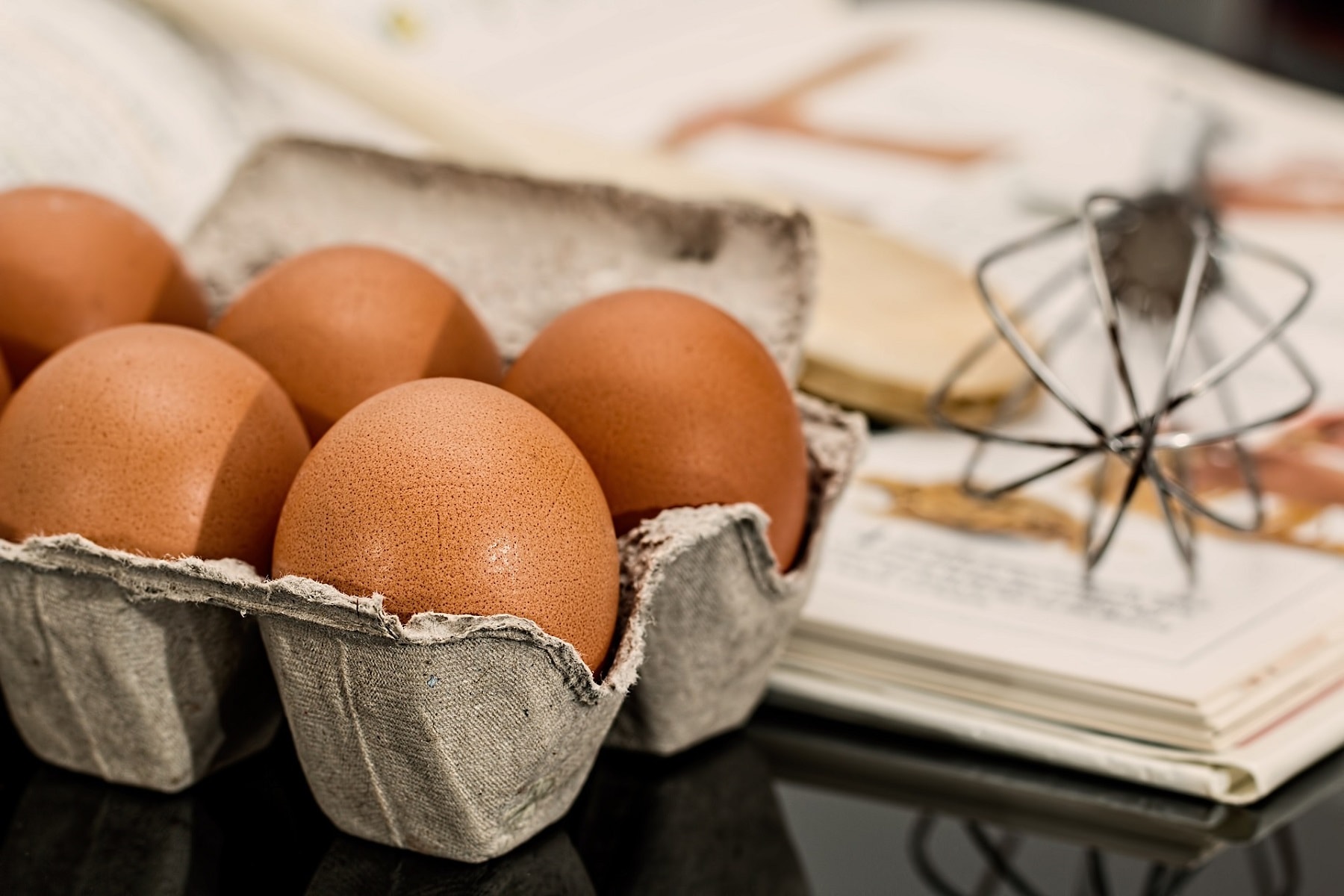 ¿Cuánta proteína tiene un huevo? Beneficios y propiedades