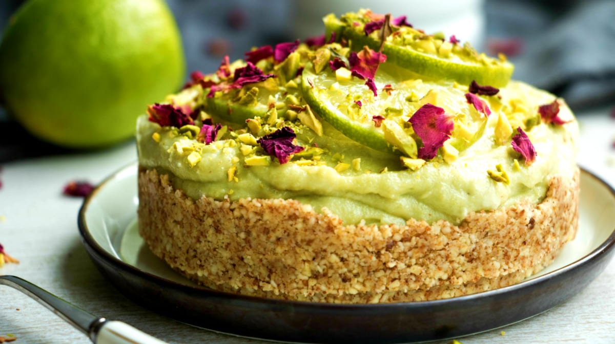 Cheesecake vegano con aguacate y lima | MYPROTEIN™